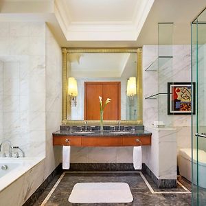 Grand King Studio Club Lounge Access